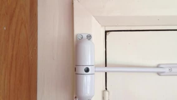 Yale Surface Mounted Door Closer | White