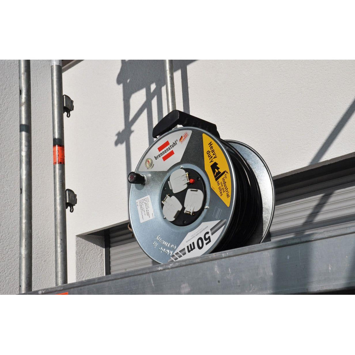 Brennenstuhl 50M Ext 1.5 220V Garant 3-Way Cable Reel