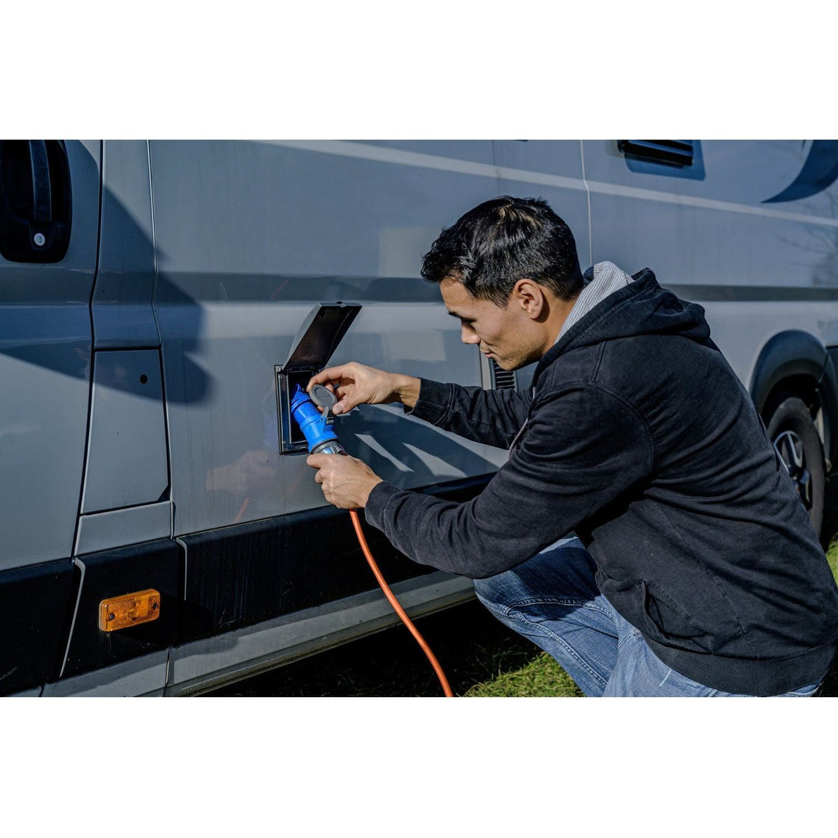 Brennenstuhl 25M Ext 1.5 220V 16A Blue Garant Site Cable Reel