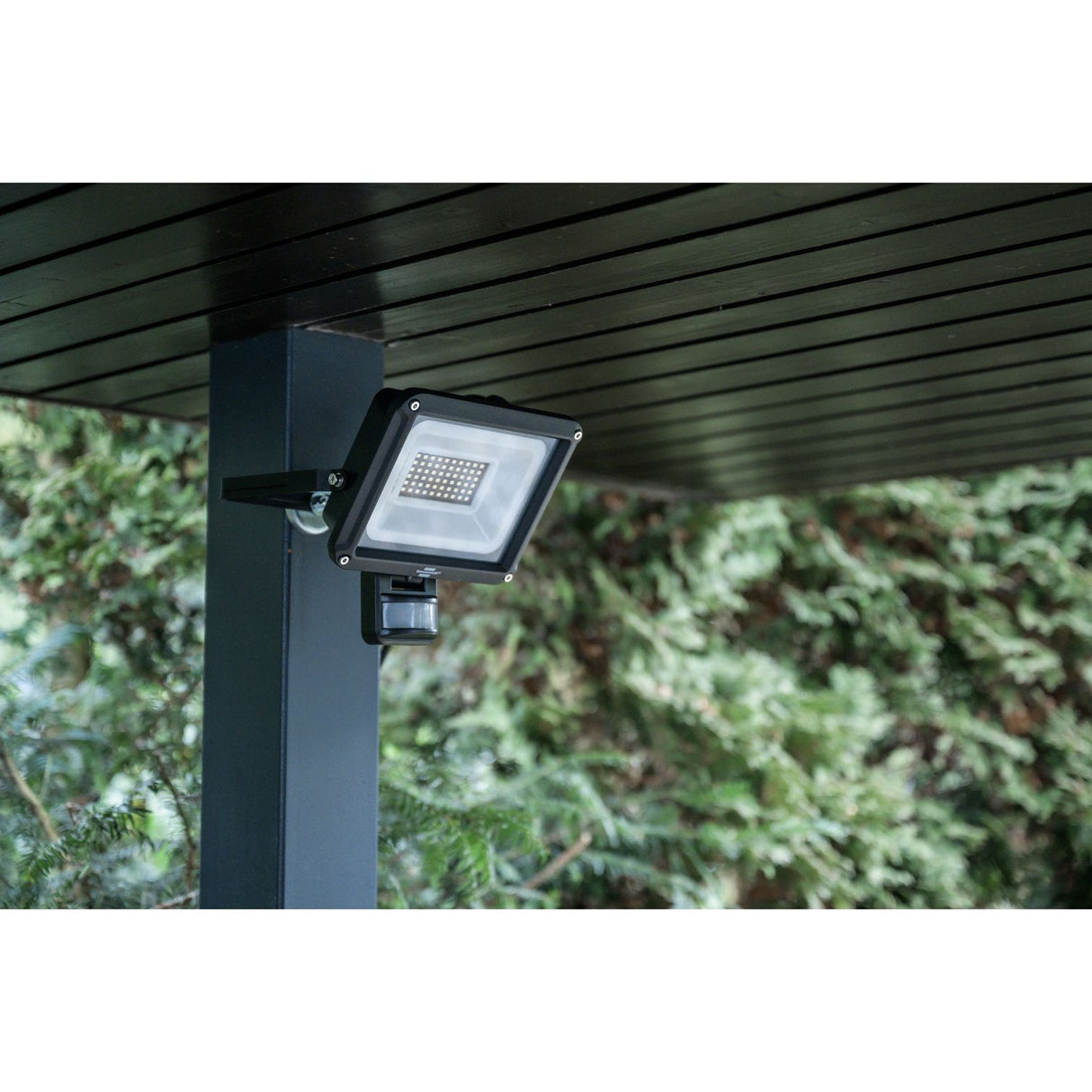 Brennenstuhl JARO 4060 P LED Spotlight with Motion Detector | 30W | 3450 Lumen | IP65