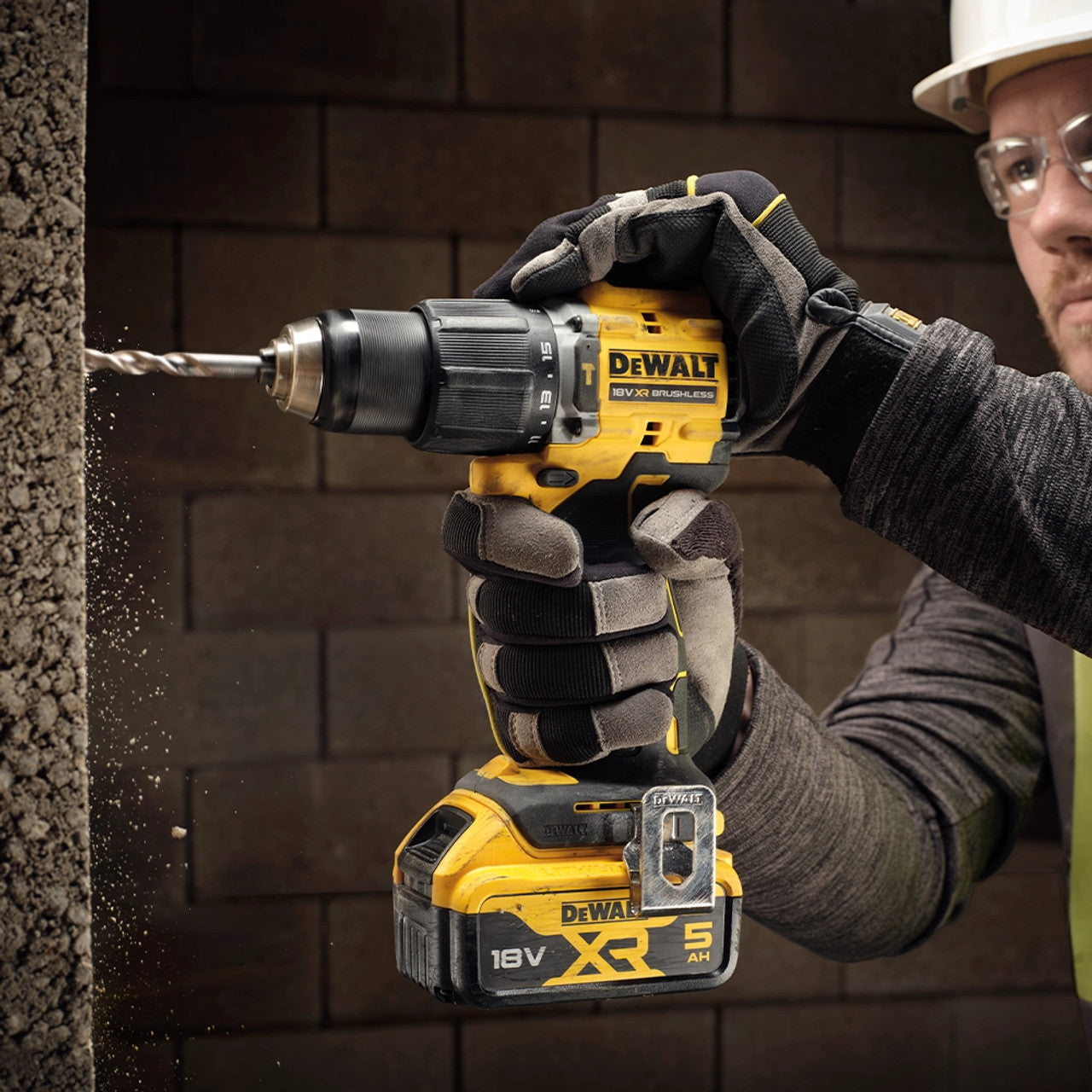 DeWalt 18V XR Brushless Hammer Drill Driver - 2 X 5Ah Batteries