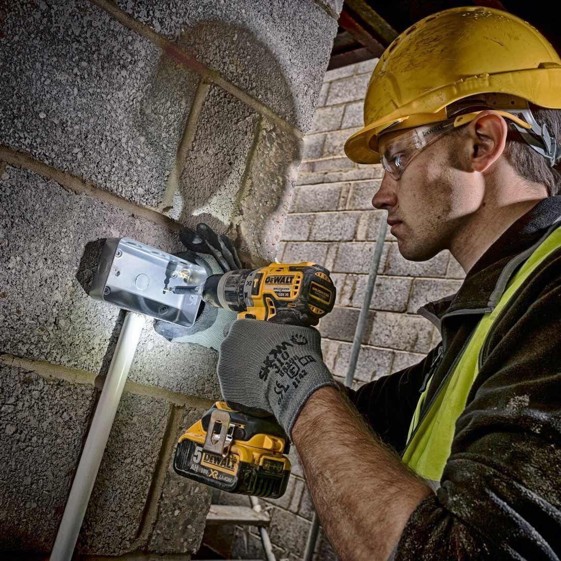 DeWalt 18V XR Brushless Hammer Drill Driver (2 X 5 Ah)