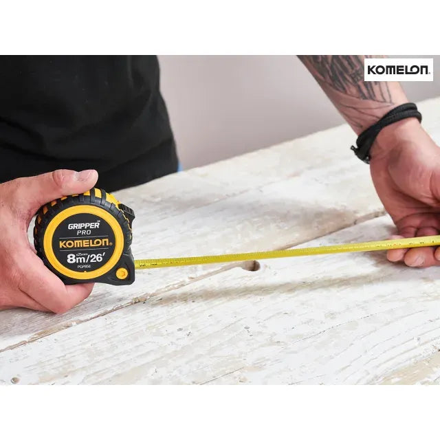 Komelon 8m (26ft) Contractors Tape With Free Belt Clip