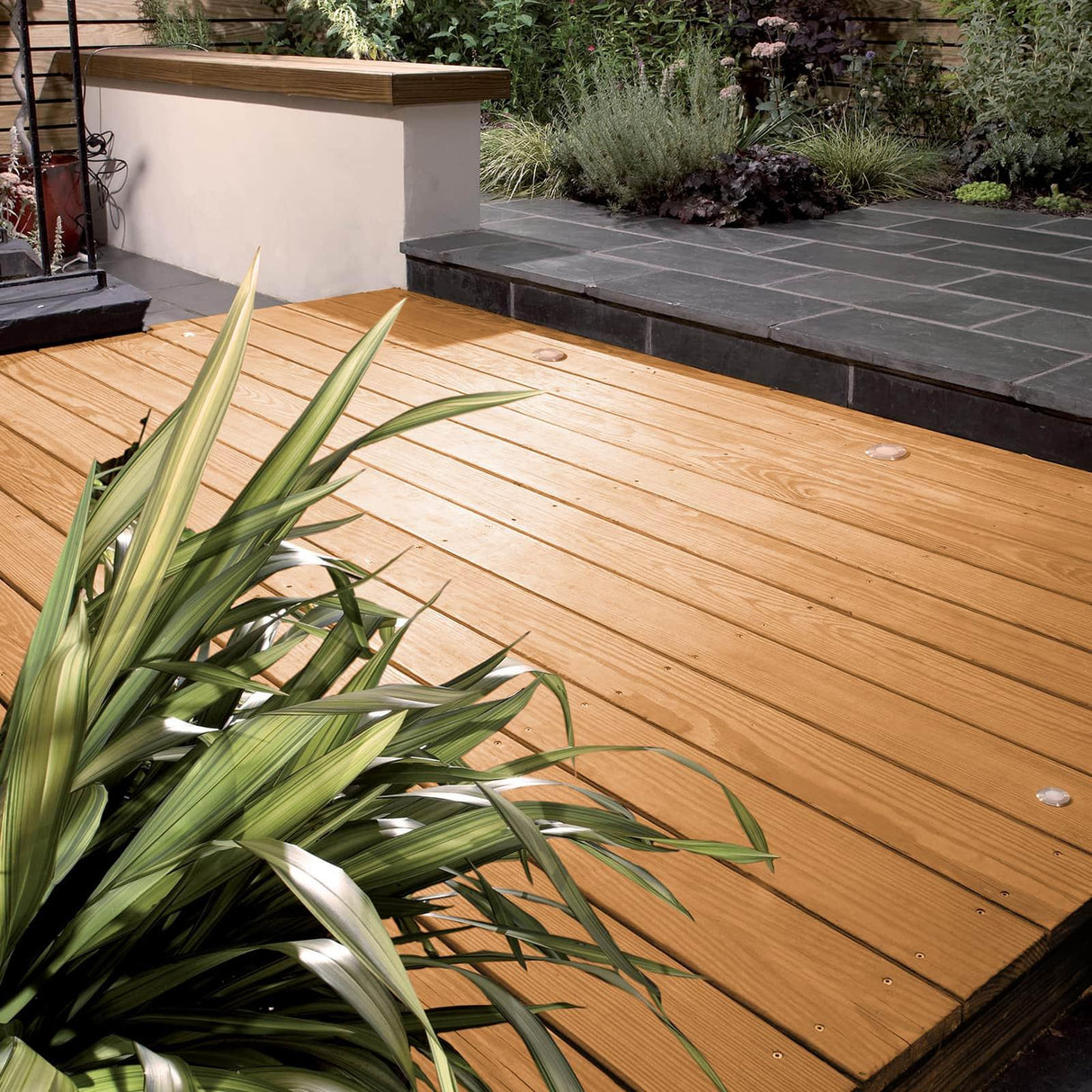 Sadolin Wet Wood Decking Stain | Light Oak - 2.5L