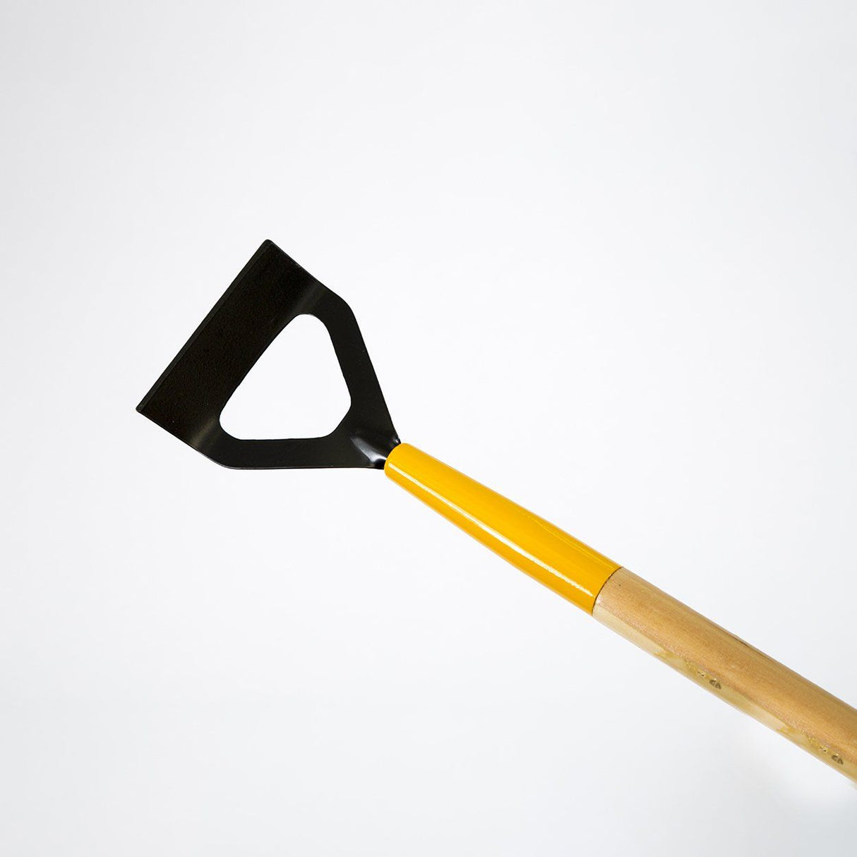 True Temper Dutch Hoe Wood Handle - 5in