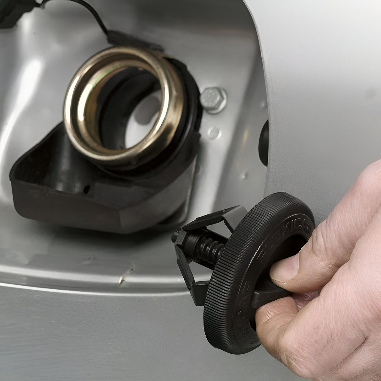 Metro Flexicap+ Permanent Fuel Cap - Black