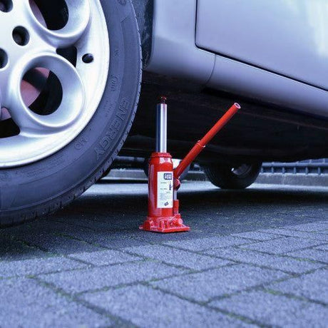 Carpoint Hydraulic Bottle Jack - 2000 Kg
