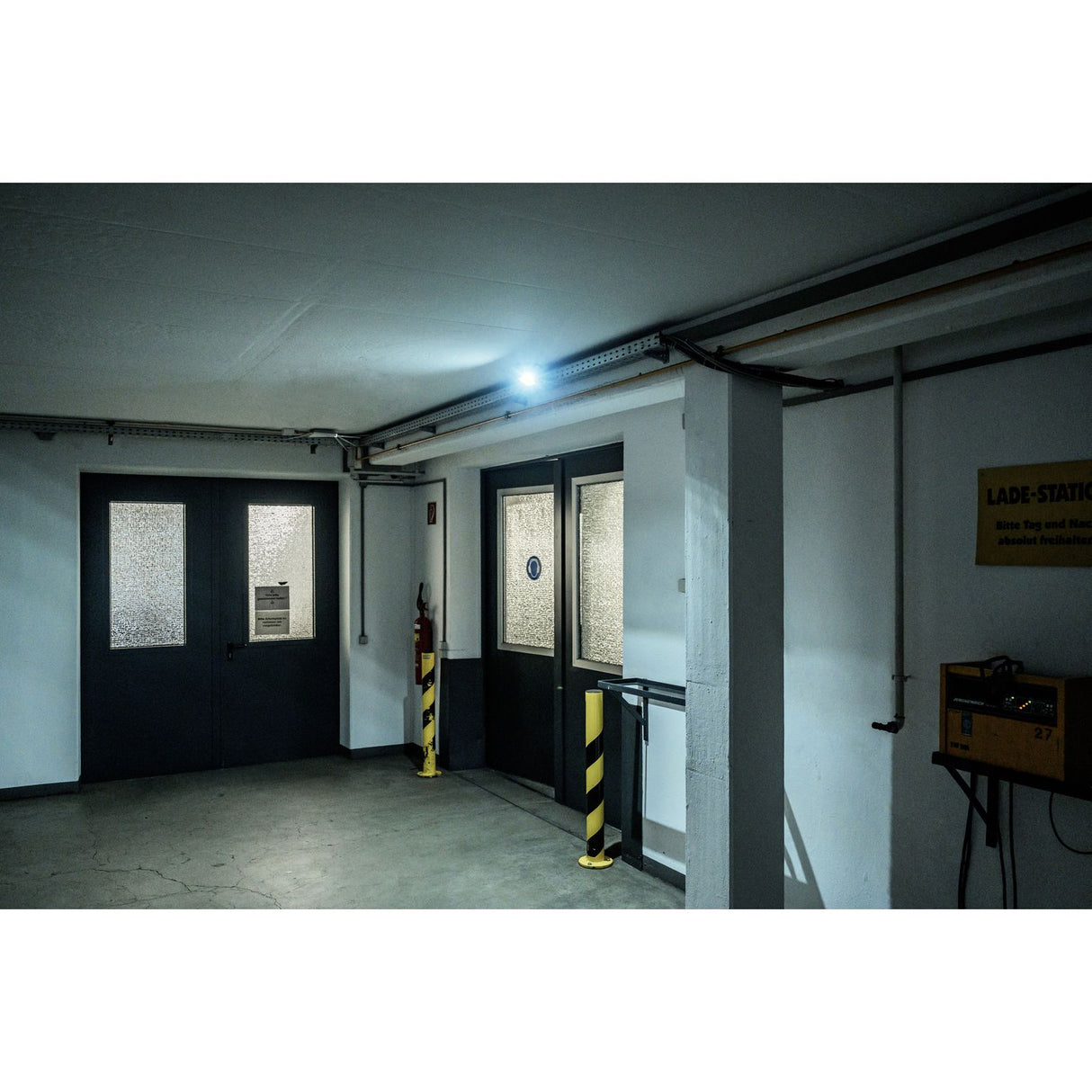 Brennenstuhl JARO 1060 LED Spotlight 10W | 1150 Lumen | IP65 Cool White Floodlight