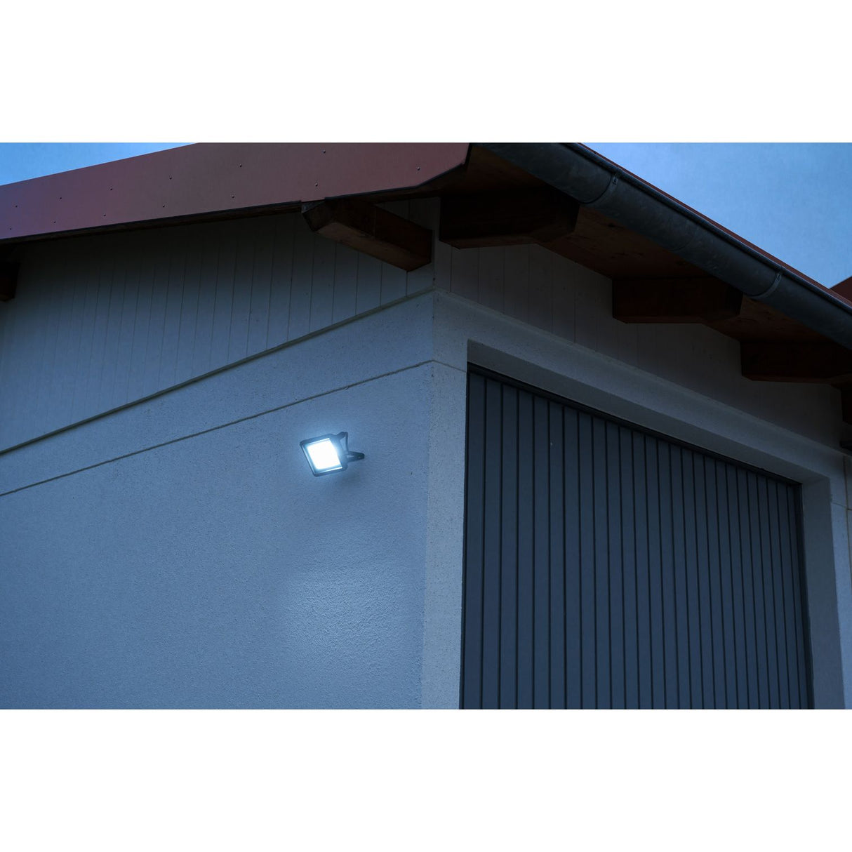 Brennenstuhl JARO 4060 LED Spotlight 30W | 3450 Lumen | IP65 Outdoor LED Floodlight