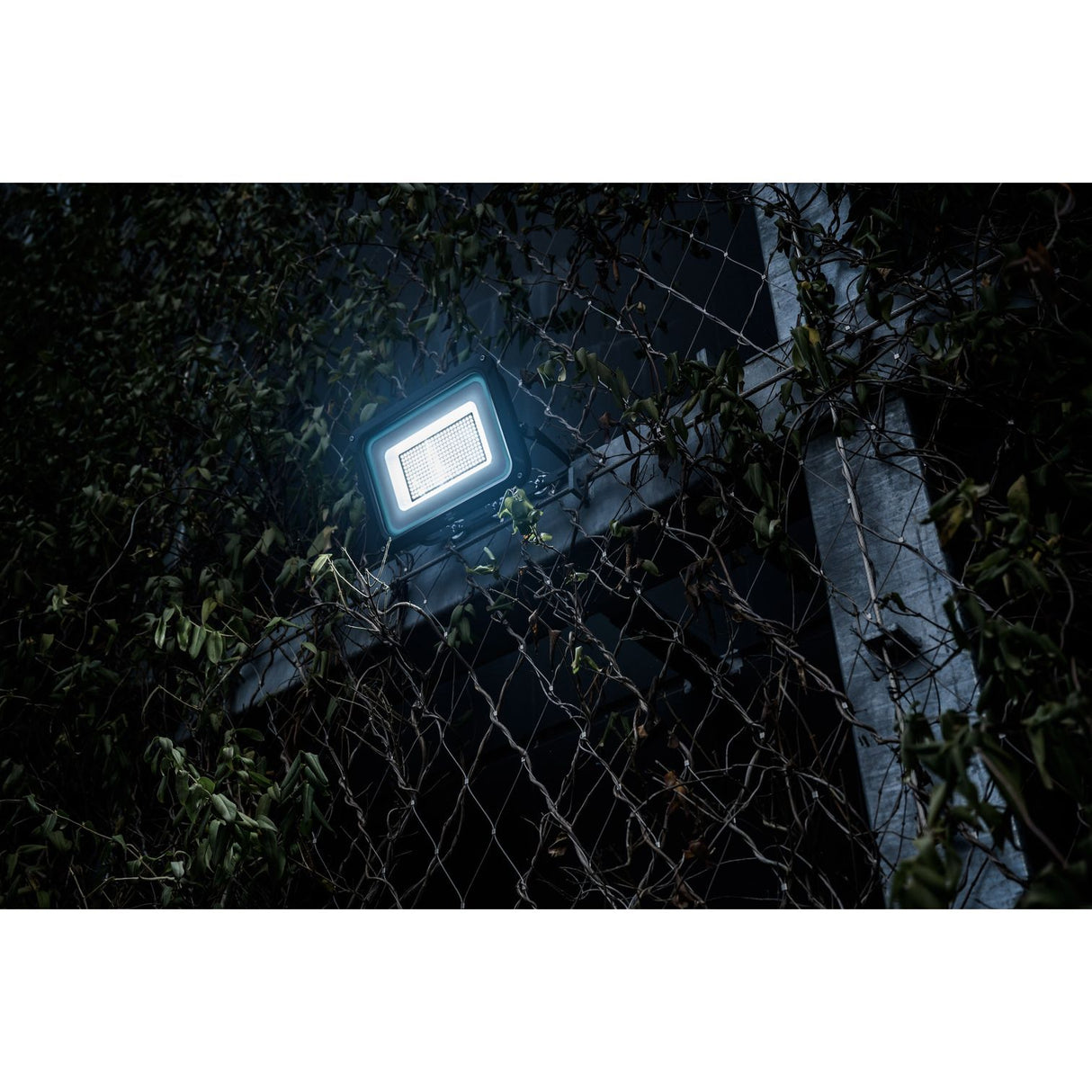 Brennenstuhl JARO 20060 LED Spotlight 150W | 17500 Lumen | IP65 Outdoor LED Floodlight