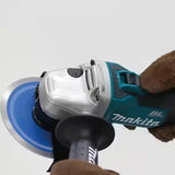 Makita DGA463RTJ 18V Angle Grinder 4 1/2" Brushless With 2x5ah Battery
